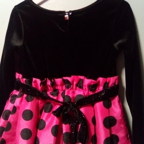 YOUNGLAND girls holiday party dress. Red and black with black polka dots. Size 5 - Picture 2 of 11